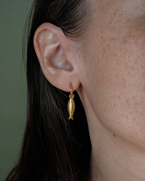 Milla Fish Pendant Huggies