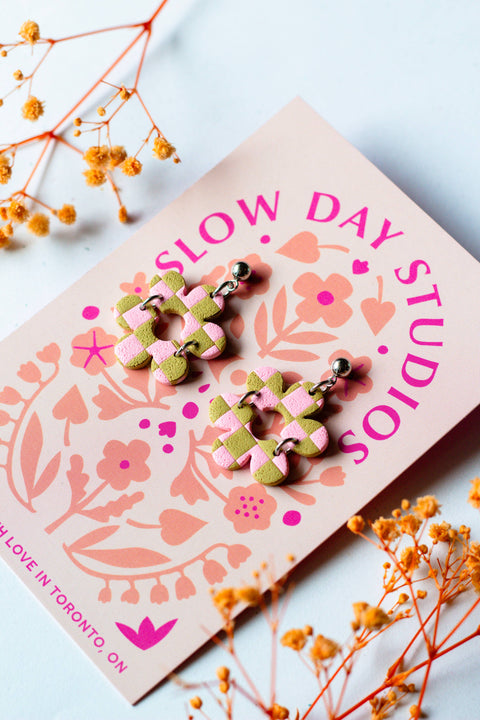 Checkerboard Split Flower Dangle Pink and Tan