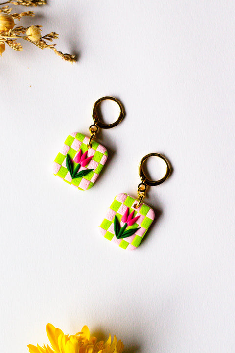 Checkerboard Tulip Huggie - Green and Pink