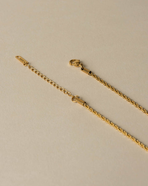 Mia Sunflower Icon Necklace